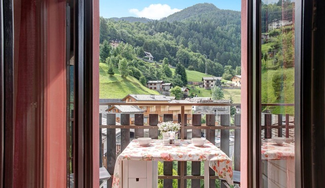 Apartment 'Appartamento Gaia' with Mountain View, Shared Terrace and Shared Garden