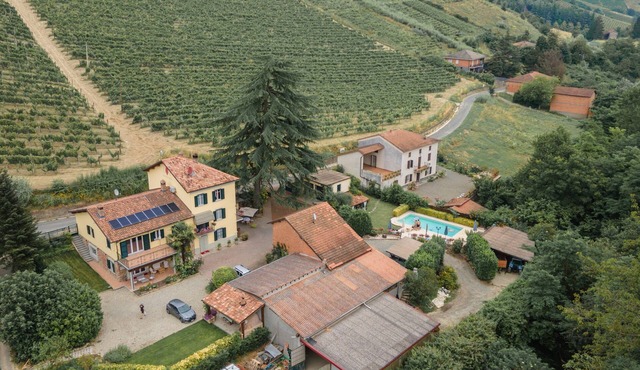 Apartment 'Appartamento - Azienda Oddone Prati' with Private Pool, Shared Garden and Wi-Fi