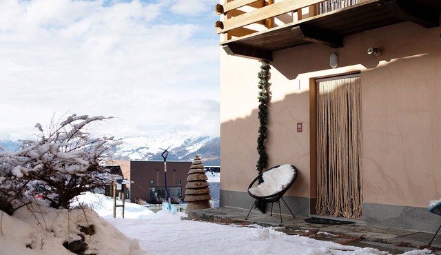 Apartment 'Appartamento Pila Vacanze' with Mountain View, Shared Garden and Wi-Fi