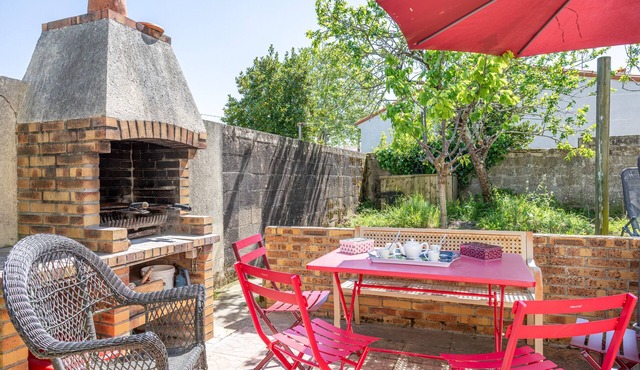 Apartment 'Appartement Entre Mer Et Marais' with Shared Terrace, Wi-Fi and Air Conditioning