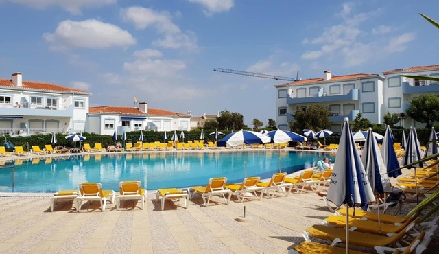 Apartment "Ariana" with Pool, Wi-Fi, Balcony, Indoor Pool & Tennis Court