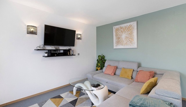 Apartment 'Bel Appartement Perrière' with Balcony, Wi-Fi and Air Conditioning