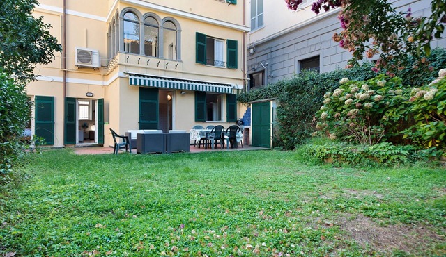 Apartment 'Beach Paradise - Napoleone' with Private Garden and Wi-Fi