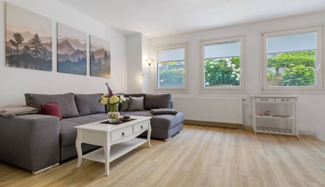 Apartment 'Bianca' with Private Terrace, Private Garden and Wi-Fi
