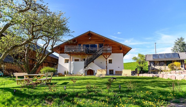 Apartment 'Biohof Oberzonn Labe' with Mountain View, Shared Garden and Wi-Fi