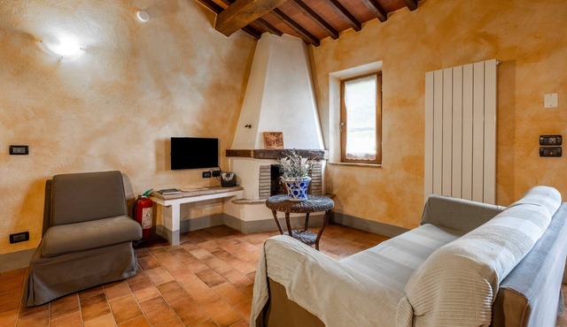 Apartment 'Bosco' with Shared Terrace & Garden, Wi-Fi