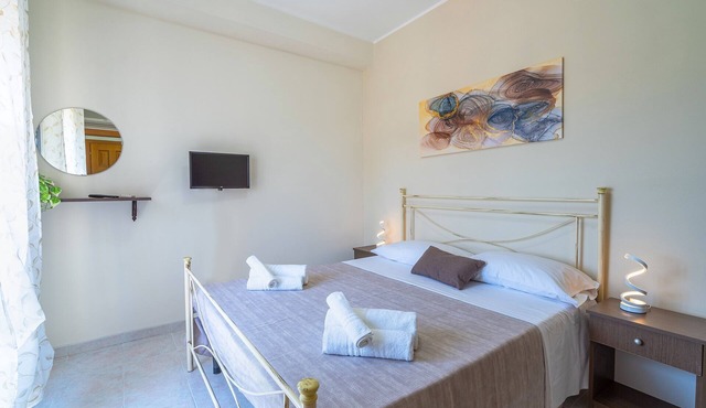 Apartment 'Brezza Marina Marzamemi' with Balcony, Wi-Fi and Air Conditioning