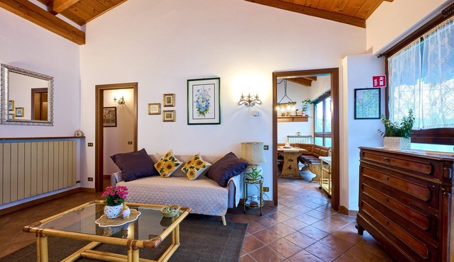 Apartment 'Bruna - 100m Dal Lago Maggiore' with Wi-Fi