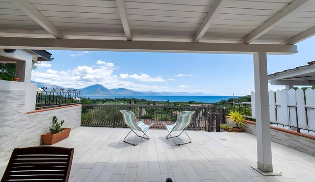 Apartment 'Casa Panoramica Policastro' with Sea View, Wi-Fi and Air Conditioning