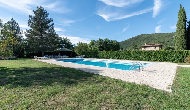 Apartment Casale Falco Grande with Pool, Garden, Terrace & Wi-Fi