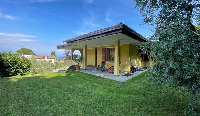 Apartment 'Casa Emiliano' with Lake View, Wi-Fi and Air Conditioning