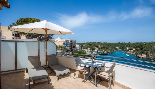 Apartment 'Cala Figuera 6b' with Sea View, Wi-Fi and Air Conditioning