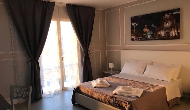 Apartment 'Camera 302 Con Balcone - Terrazza' with Shared Terrace, Wi-Fi and Air Conditioning