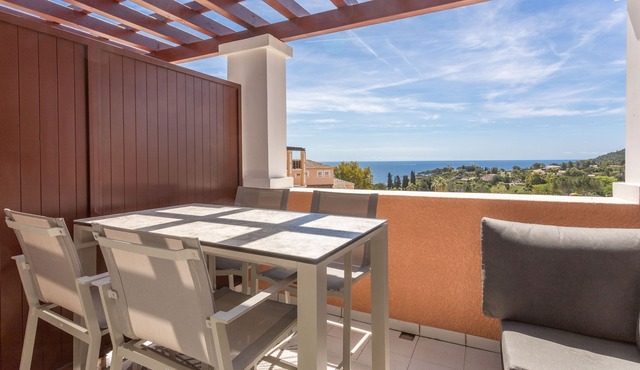 Apartment 'Cap Esterel - Pool' with Sea View, Wi-Fi and Air Conditioning