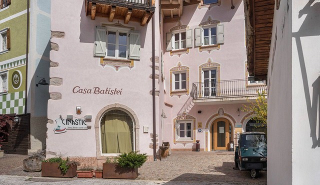 Apartment 'Casa Batistei Ribes' with Lake View, Balcony and Wi-Fi
