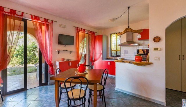 Apartment 'Casa Del Cedro' with Sea View, Private Terrace and Wi-Fi