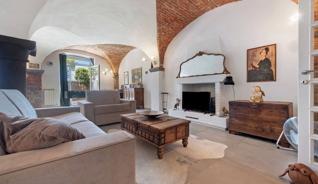 Apartment 'Casa Ipogea Elegant' with Private Garden and Wi-Fi
