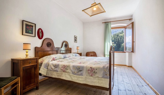 Apartment 'Casa Nel Borgo' with Mountain View and Shared Garden