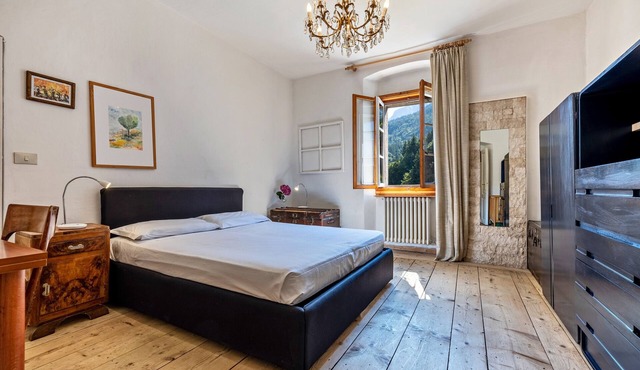 Apartment "Casa Nel Borgo Iris" with Mountain View and Shared Garden
