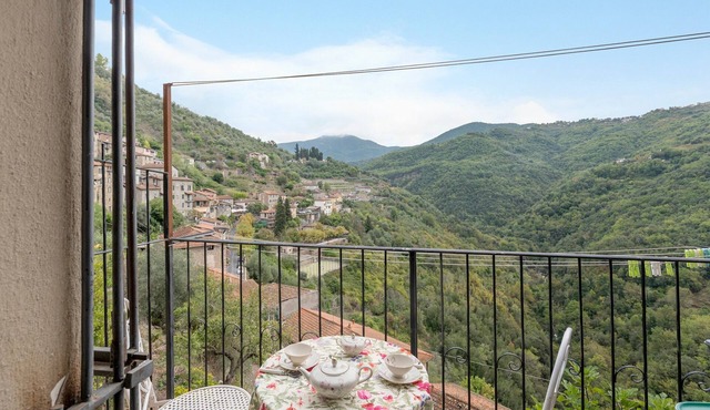 Apartment 'Casa Reanna' with Mountain View, Balcony and Wi-Fi