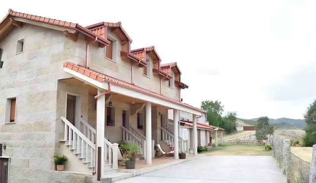 Apartment 'Casa Requias 3' with Lake View, Shared Garden and Wi-Fi