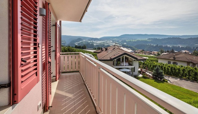 Apartment 'Casa vacanze Rosa 2' with Mountain View, Balcony and Wi-Fi