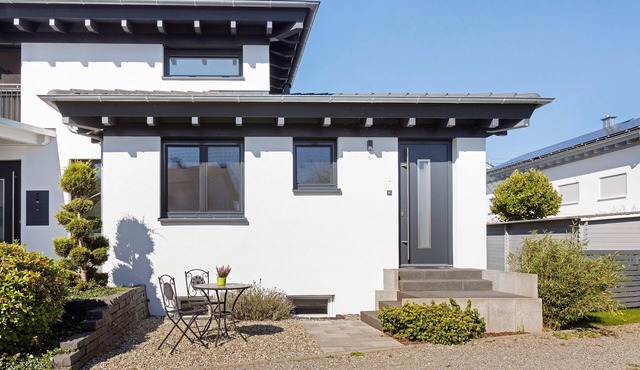 Apartment 'Casa Verde - Moos' with Private Terrace, Shared Garden and Wi-Fi