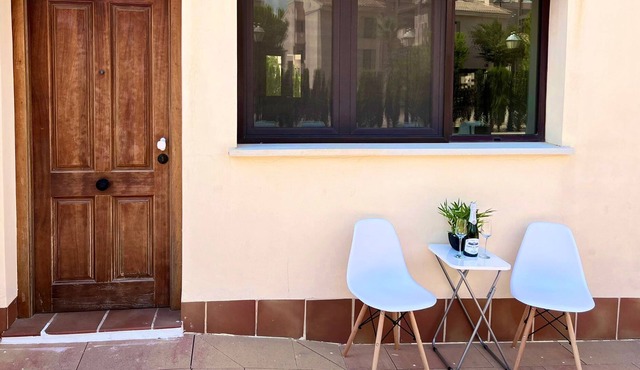 Apartment CasaDeLuxe Pueblo Espanol with Shared Pool & Wi-Fi