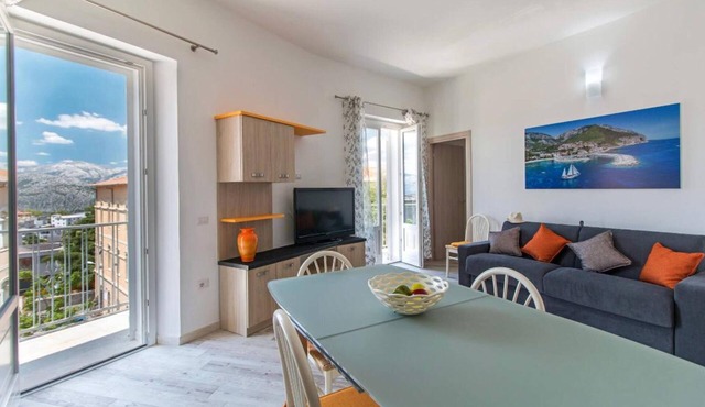 Apartment Castula with Mountain View, Balcony, A/C & Wi-Fi