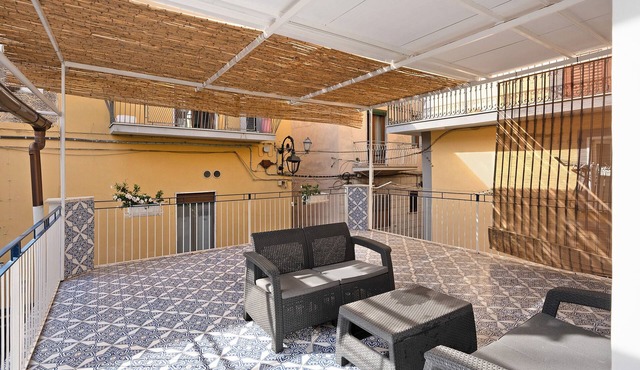 Apartment 'Central House' with Private Terrace, Wi-Fi and Air Conditioning