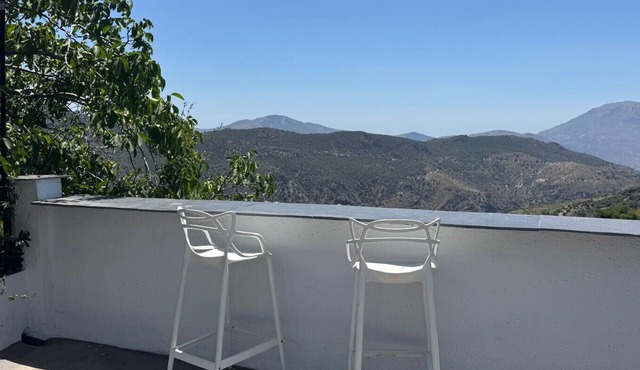 Apartment 'Chaparra Pitres Apart Ferreirola' with Mountain Views, Shared Pool and Wi-Fi