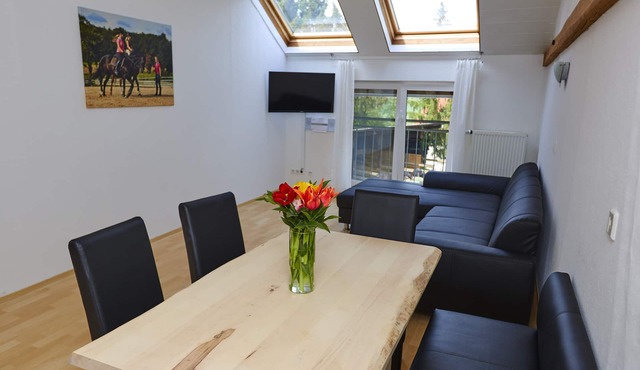 Apartment cherry blossom for 1-6 people with real wood furniture