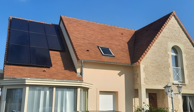 Apartment 'Courseulles Comme À La Maison' with Private Terrace and Wi-Fi
