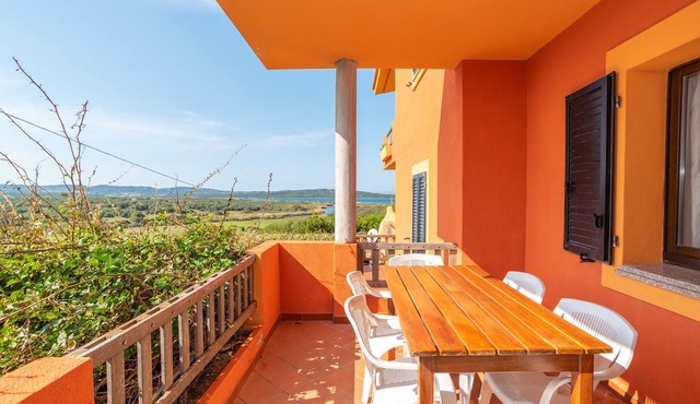 Apartment "Conchiglia Rosa" with Shared Garden, Sea View & Wi-Fi
