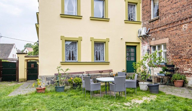 Apartment 'Creutzer' with Shared Terrace, Private Garden and Wi-Fi