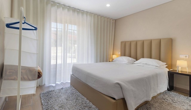 Apartment 'D' with Mountain View, Wi-Fi and Air Conditioning