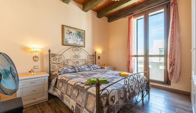 Apartment 'Da Giò, A Due Passi Dal Mare' with Private Terrace and Air Conditioning