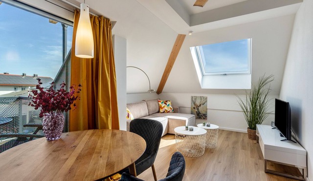 Apartment 'Dachgeschosswohnung mit Terrasse' with Balcony and Wi-Fi