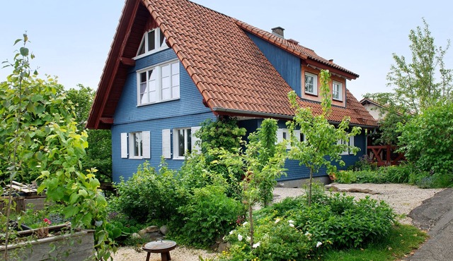 Apartment 'Das Blaue Haus' with Shared Garden and Wi-Fi