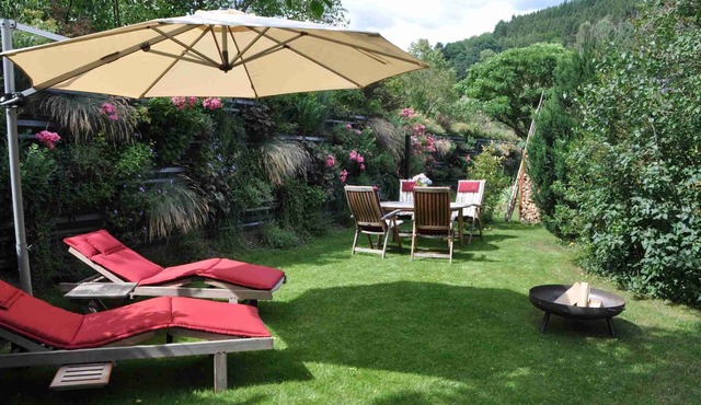 Apartment 'Schwarzwald-Traum' with Mountain View, Private Terrace and Wi-Fi
