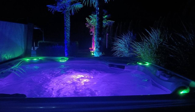 Apartment 'Wohlfühloase Ermreuth' with Mountain View, Private Pool and Wi-Fi