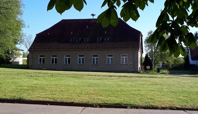 Apartment 'Ehemaliges Gutsverwalterhaus' with Shared Terrace, Shared Garden and Wi-Fi
