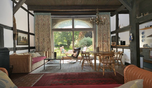 Apartment 'Deelen' with Private Terrace, Shared Garden and Wi-Fi