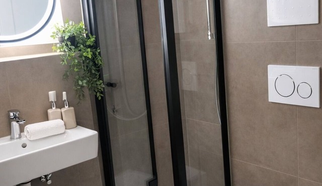 Apartment-Deluxe-Private Bathroom