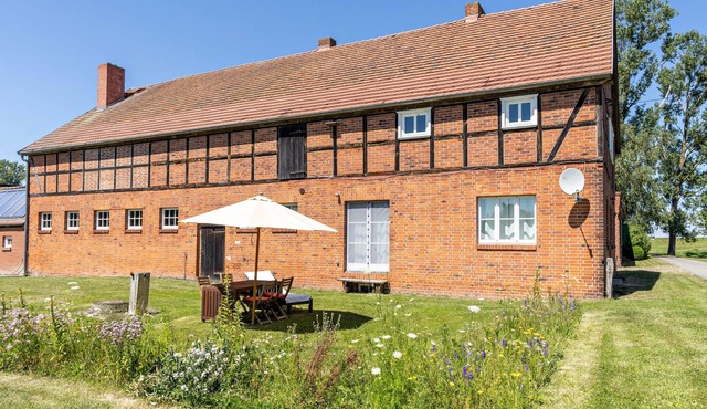 Apartment 'Der Flusshof, Scheunenwohnung' with Shared Terrace, Shared Garden and Wi-Fi