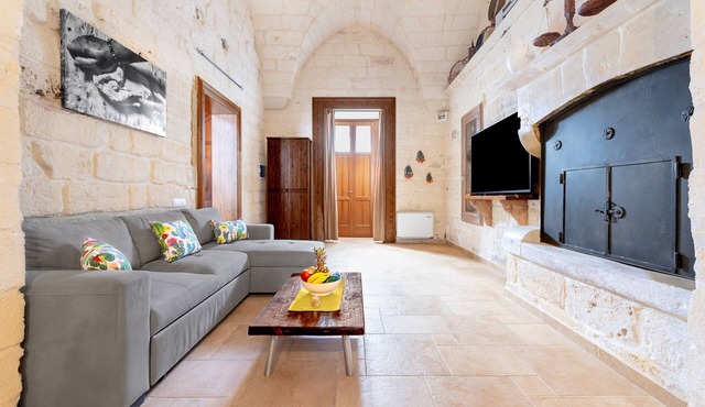 Apartment 'Dimora Elia' with Private Terrace, Wi-Fi and Air Conditioning