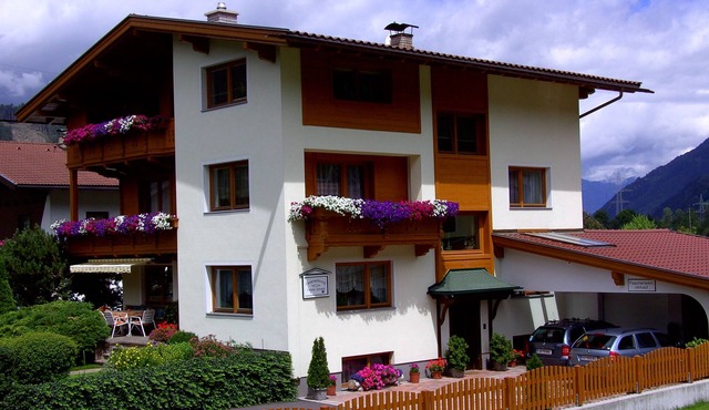 Apartment directly at the Aufenfeld campsite