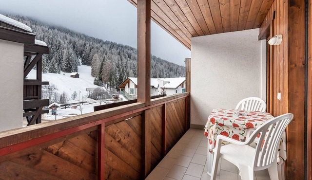 Apartment "Dolomieu 26" with Mountain View, Balcony & Whirlpool