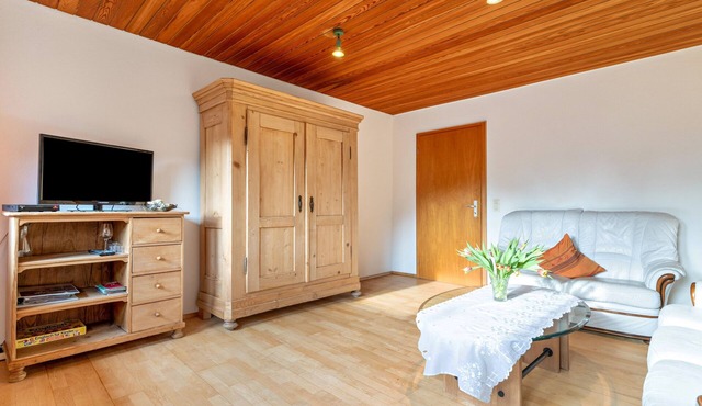 Apartment Dora with Shared Garden, Balcony and Wi-Fi