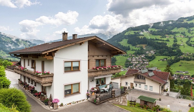 Apartment 'Dornauer' with Mountain View, Balcony & Wi-Fi